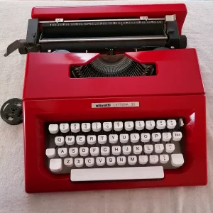 Olivetti lettera 30 typewriter